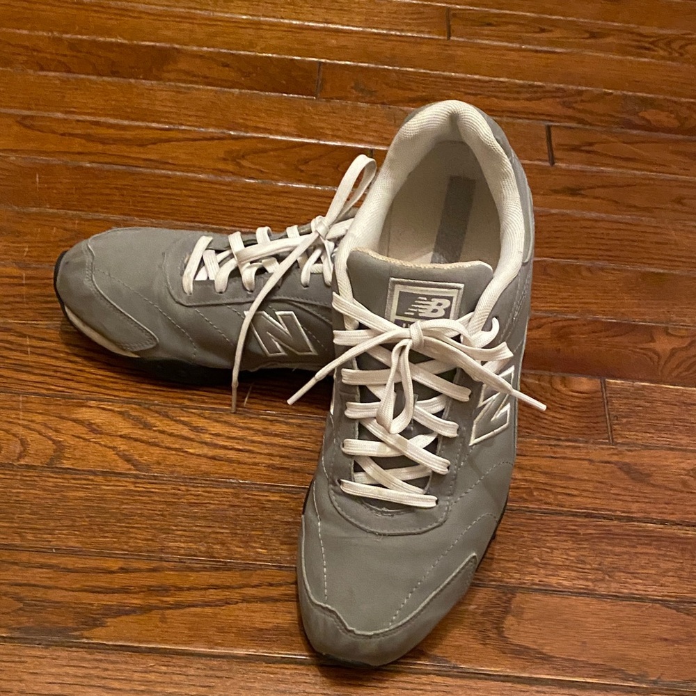 New Balance Men's Sneakers in Gray and White